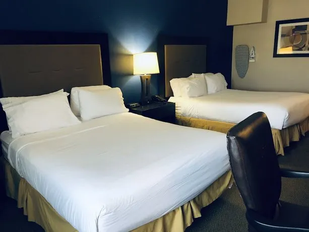 Holiday Inn Express Hotel & Suites Ashland - Image 1