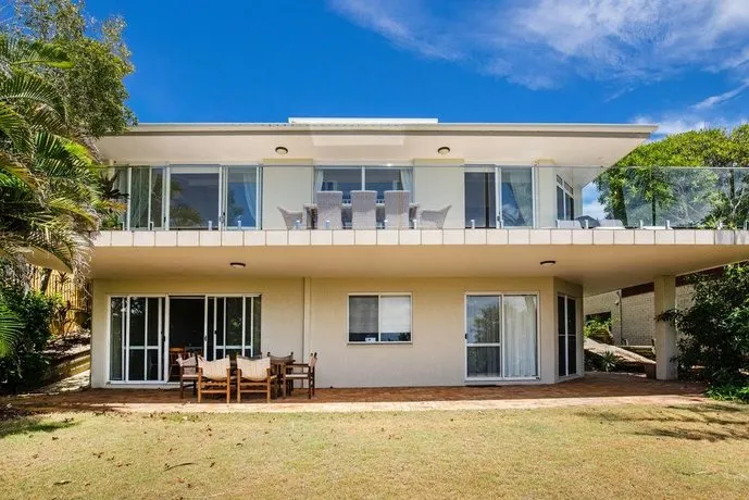62 Tingira Crescent - Image 1