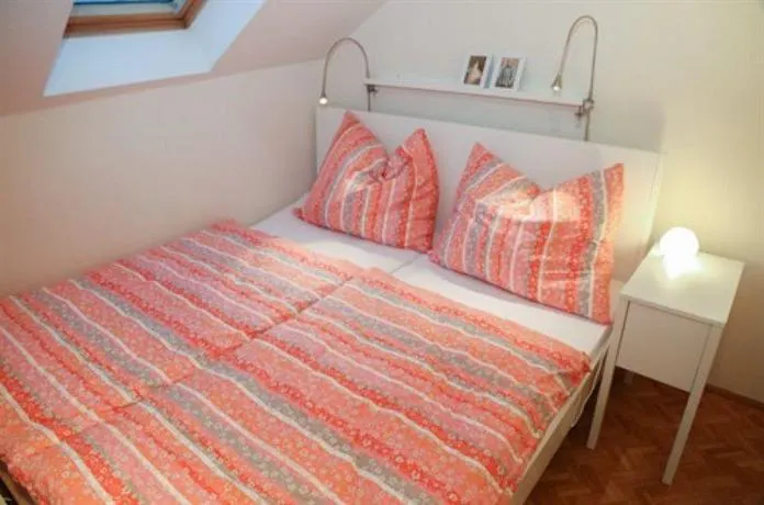 Flatprovider - Cosy Neuburger Apartment - Image 1