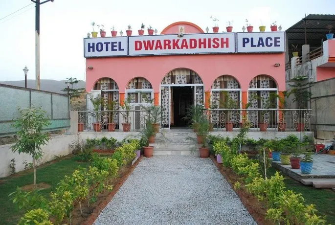 Hotel Dwarkadhish Palace - Image 1