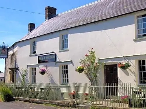The Fox & Hounds Inn Sydling St. Nicholas - Image 1