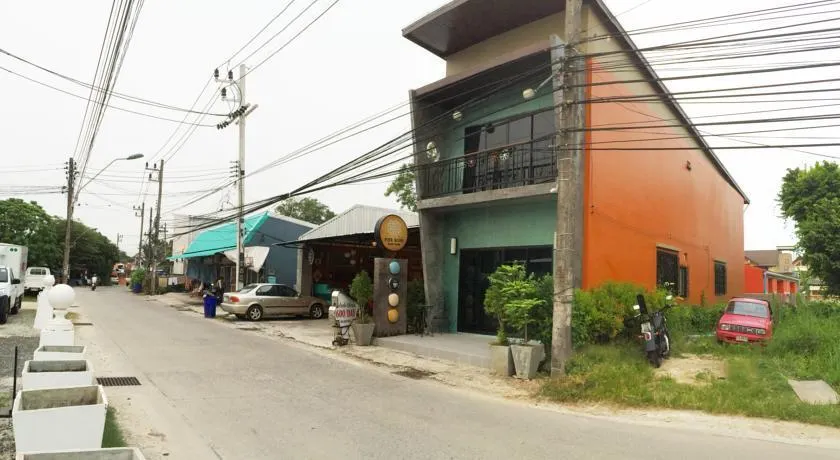 Four Rooms Guest House - Image 1