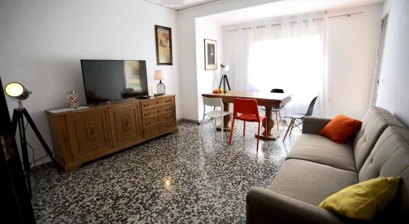 Gandia Retro Apartament - Image 1