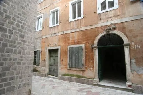 Kotor Emerald Apartments - Image 1
