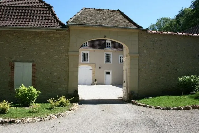 Manoir De Montflambert - Image 1