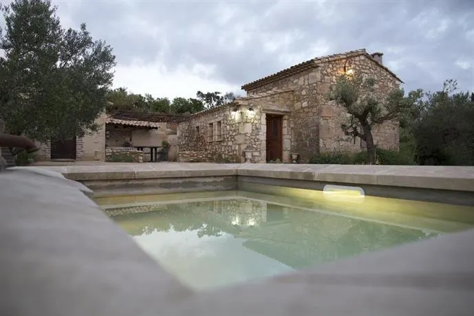 Mazet Des Baux De Provence - Image 1