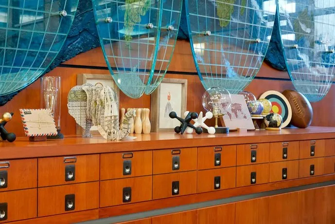 FOUR POINTS BY SHERATON VANCOUVER AIRPORT - Image 1