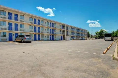 Motel 6-Oklahoma City, OK - Frontier City - Image 1