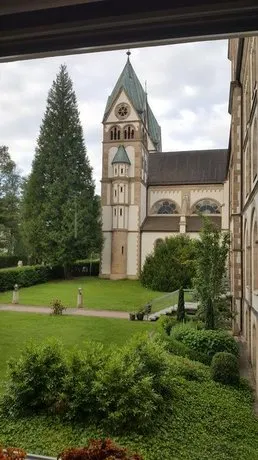 Gasthof Hotel Plumhoff - Image 1