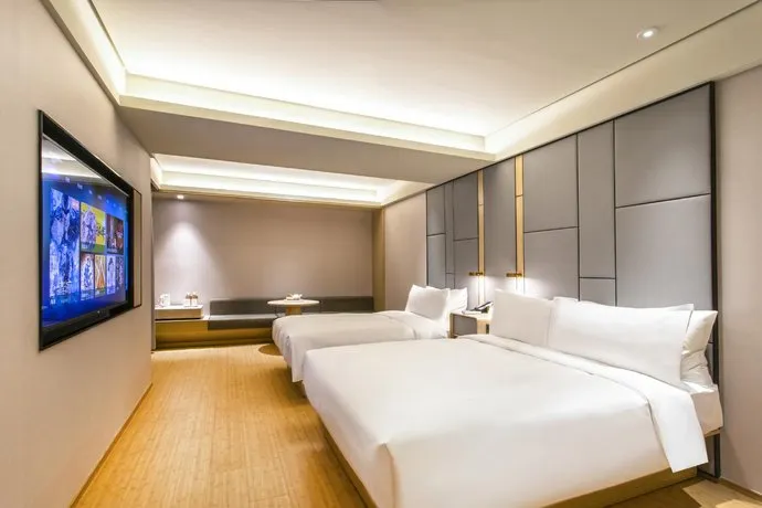 Plaza Hotel Suzhou - Image 1