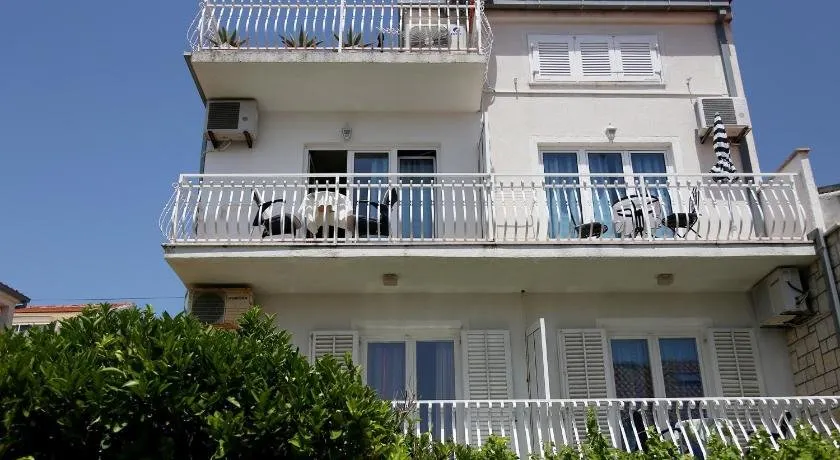 Tanya-Apartments and Rooms - Image 1