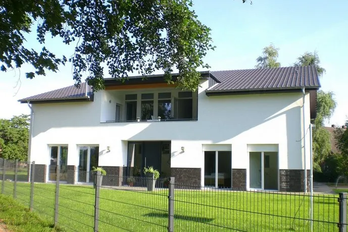 B&B Bakum - Image 1