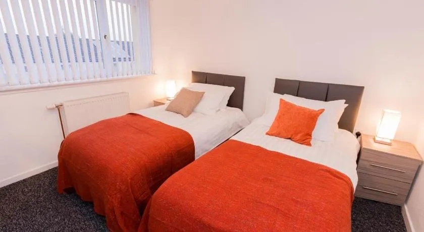 Atholl House - Linwood - Image 1