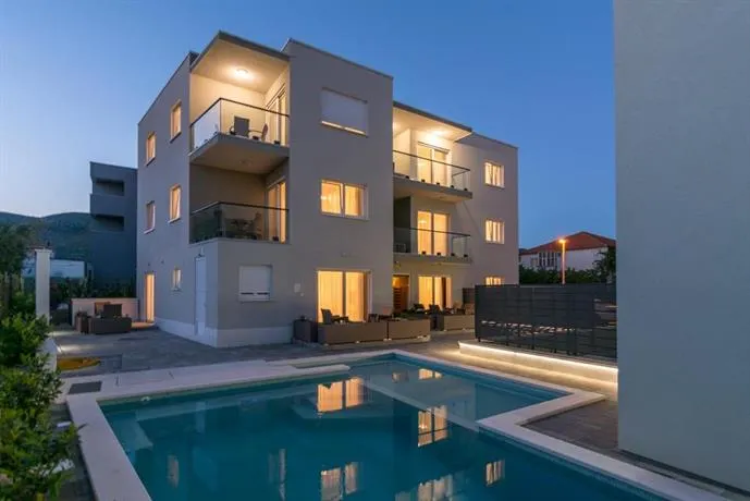 Guest House Petra Trogir - Image 1