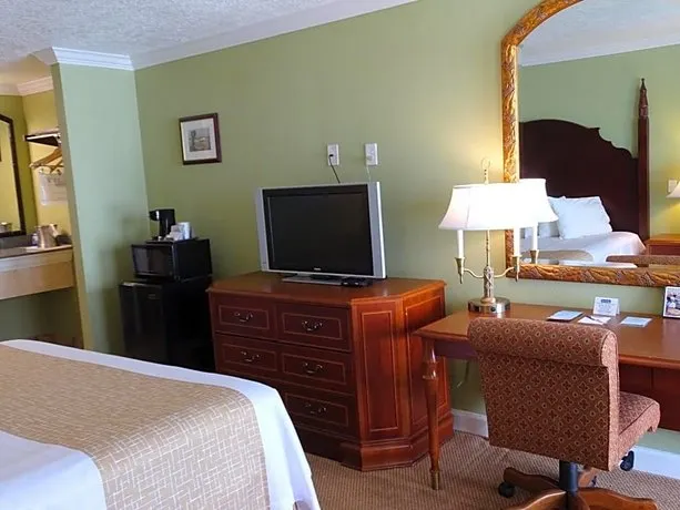 Quality Inn Ocean Springs - Image 1