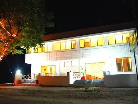 Hotel Le Meadows - Image 1