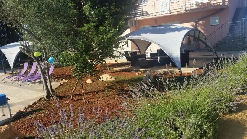 Olive Apartments - Image 1