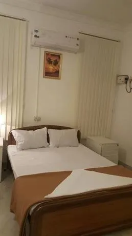 PARK BANJARA GUEST HOUSE - Image 1