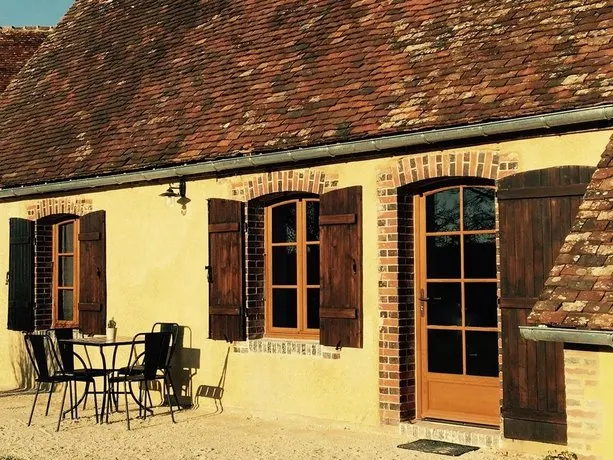 Hameau De La Fausse Sauge - Image 1
