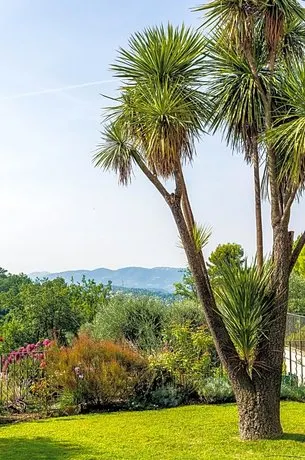 Mas Du Roc Bed & Breakfast - Image 1