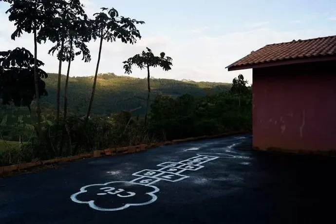 Sitio com vista das montanhas - Image 1