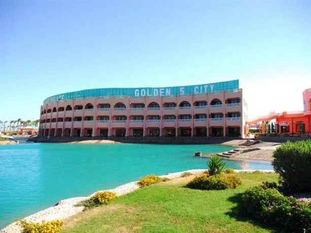 Golden 5 Club Hotel - Image 1