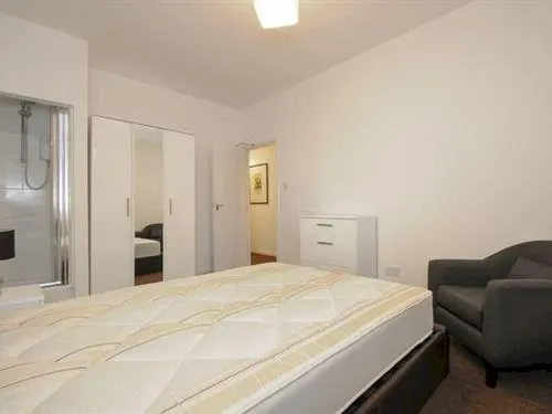 JAMES BED AND BREAKFAST - Image 1