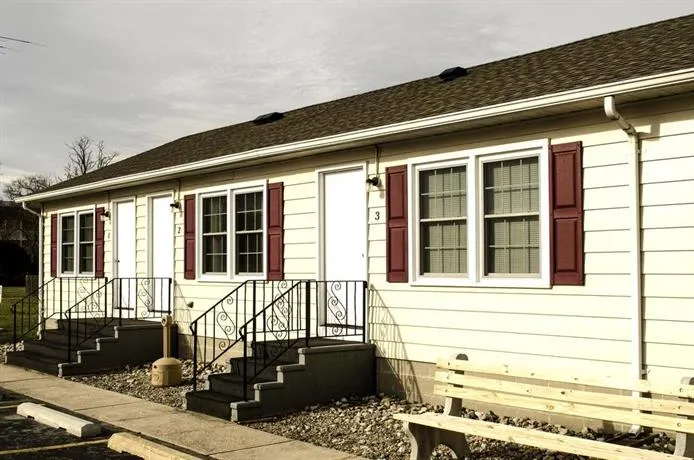 Driftwood Motel - Image 1