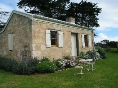 Honeyfield House - Image 1