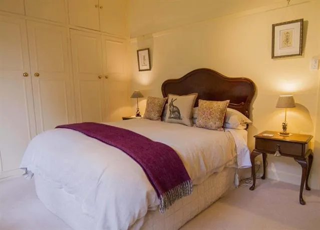 Billy Buttons Bed and Breakfast - Image 1