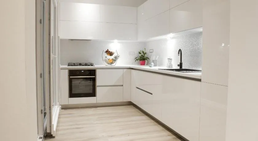 Leonarda - privacy & pool - Image 1