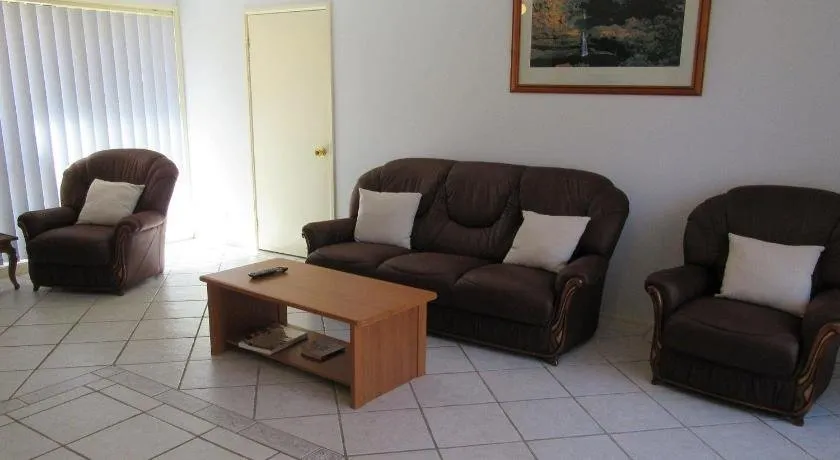 The Salamander', 99 Salamander Way - aircon & large yard for kids - Image 1