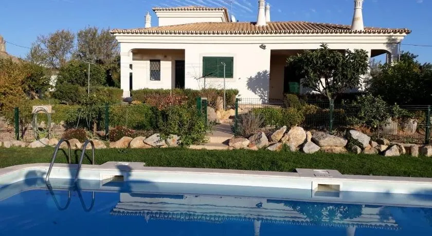 Casa da Alfarrobeira [Alfarrobeira House] - Image 1