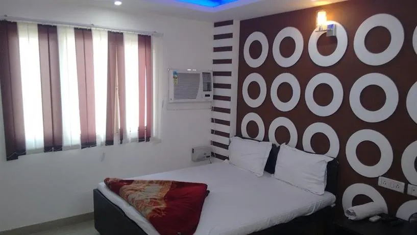 BALAJI HOUSE - Image 1