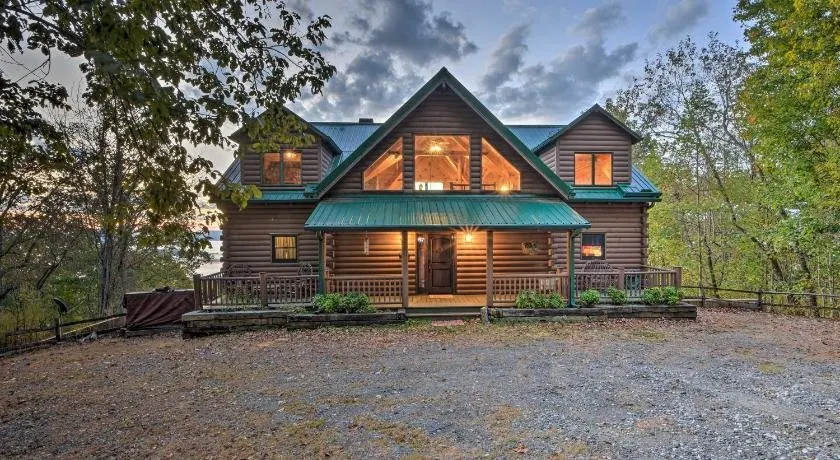 Large Luxe Cabin W hot Tub 16mi to Blue Ridge - Image 1