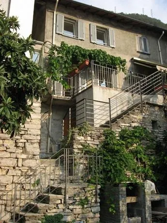 Moltrasio Casa Dell'Uva - Image 1