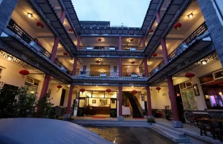Dali Nashi Huakai Chinese Inn - Image 1