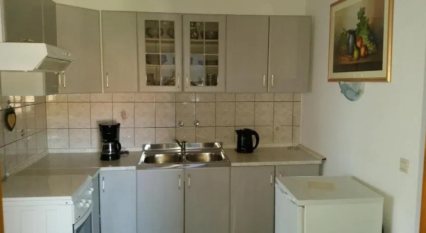 Vera Apartments Liznjan - Image 1