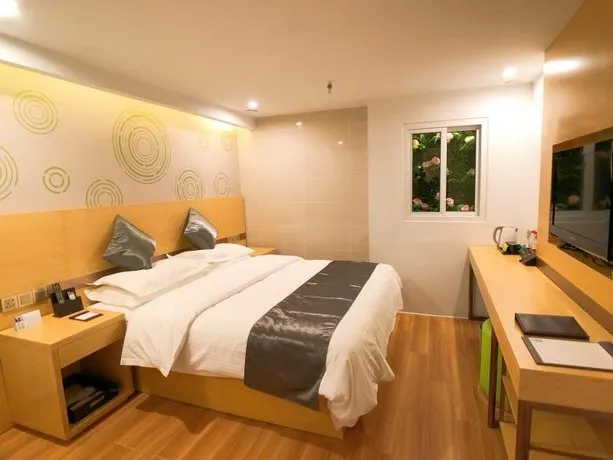 GreenTree Inn Chengde Shuangyu District Shuangtashan Business Hotel - Image 1