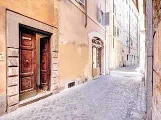 Appartamento Campo Dei Fiori Classic - Image 1