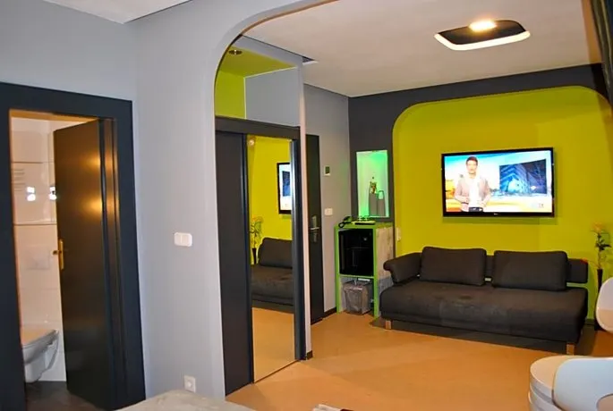 Landmark eco Hotel Berlin - Image 1