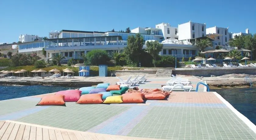 Club Acacia Hotel - Image 1