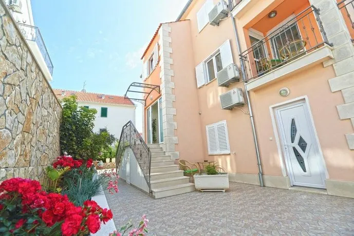Deluxe Apartments Primi - Image 1