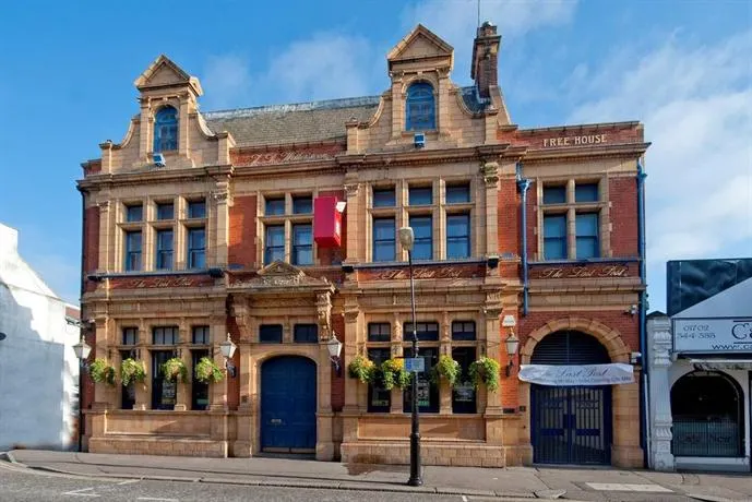 The Last Post Wetherspoon Hotel - Image 1