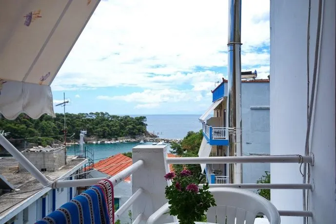 Nikos Rooms - Image 1