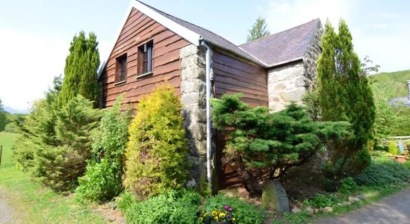 Coach House Brithdir - Image 1