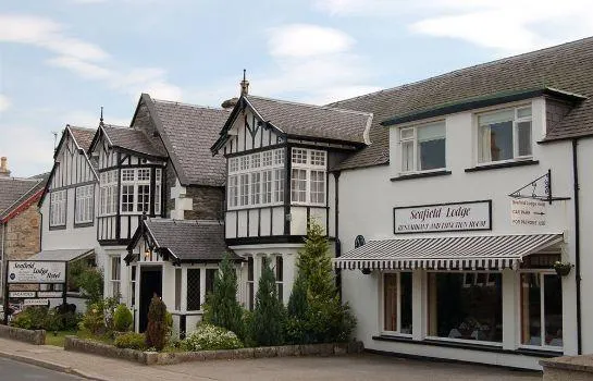 Seafield Lodge Hotel - Image 1