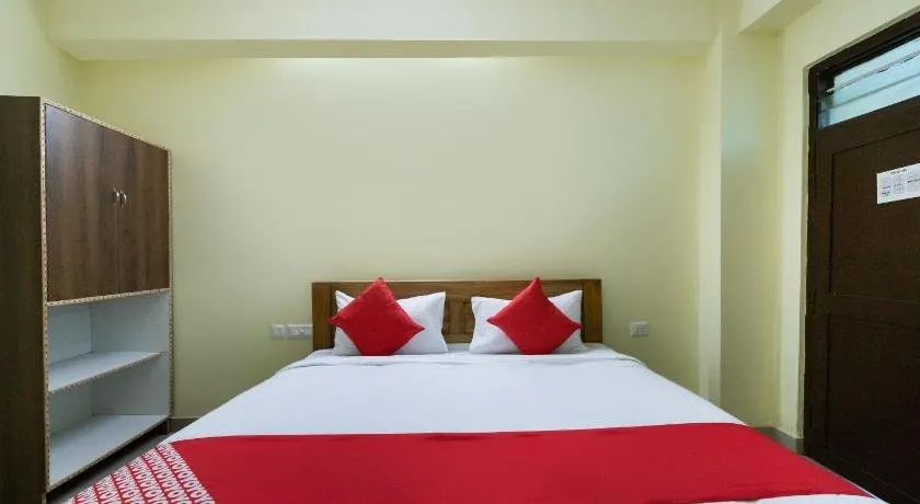Kalpataru Lodge by OYO Rooms - Image 1