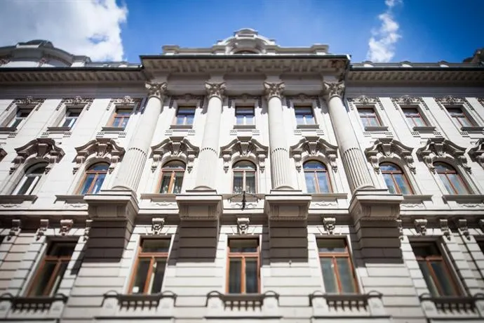 Splendid Residence - Image 1