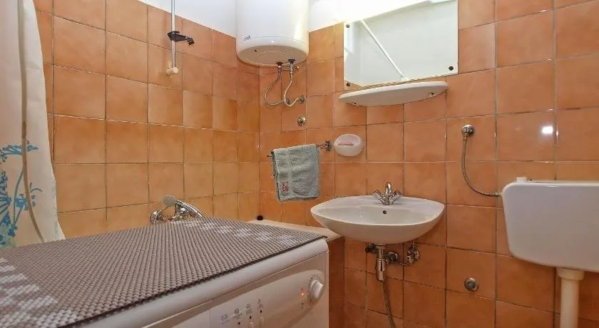 Apartment Stipe 1444 - Image 1